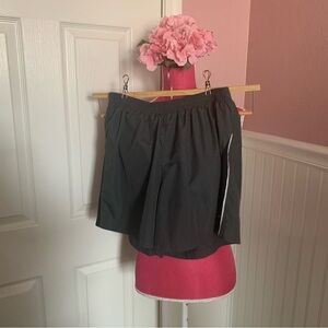 👗Grey Champion DuoDry Running Shorts, size M, 5” inseam